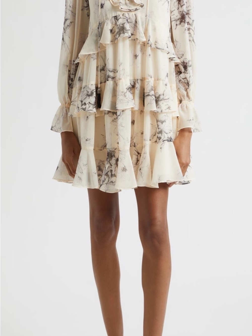 Cinq à Sept
Sacha Floral Tiered
Ruffle Trim Dress Size 4